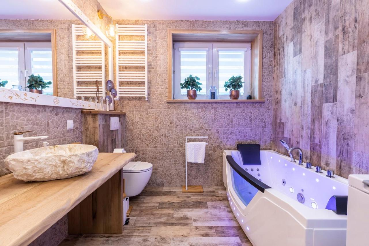 Bunia W Zakopanem Z Jacuzzi Apartment Bagian luar foto