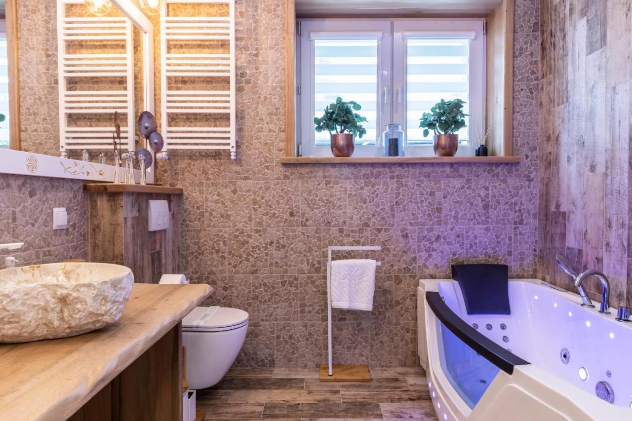 Bunia W Zakopanem Z Jacuzzi Apartment Bagian luar foto
