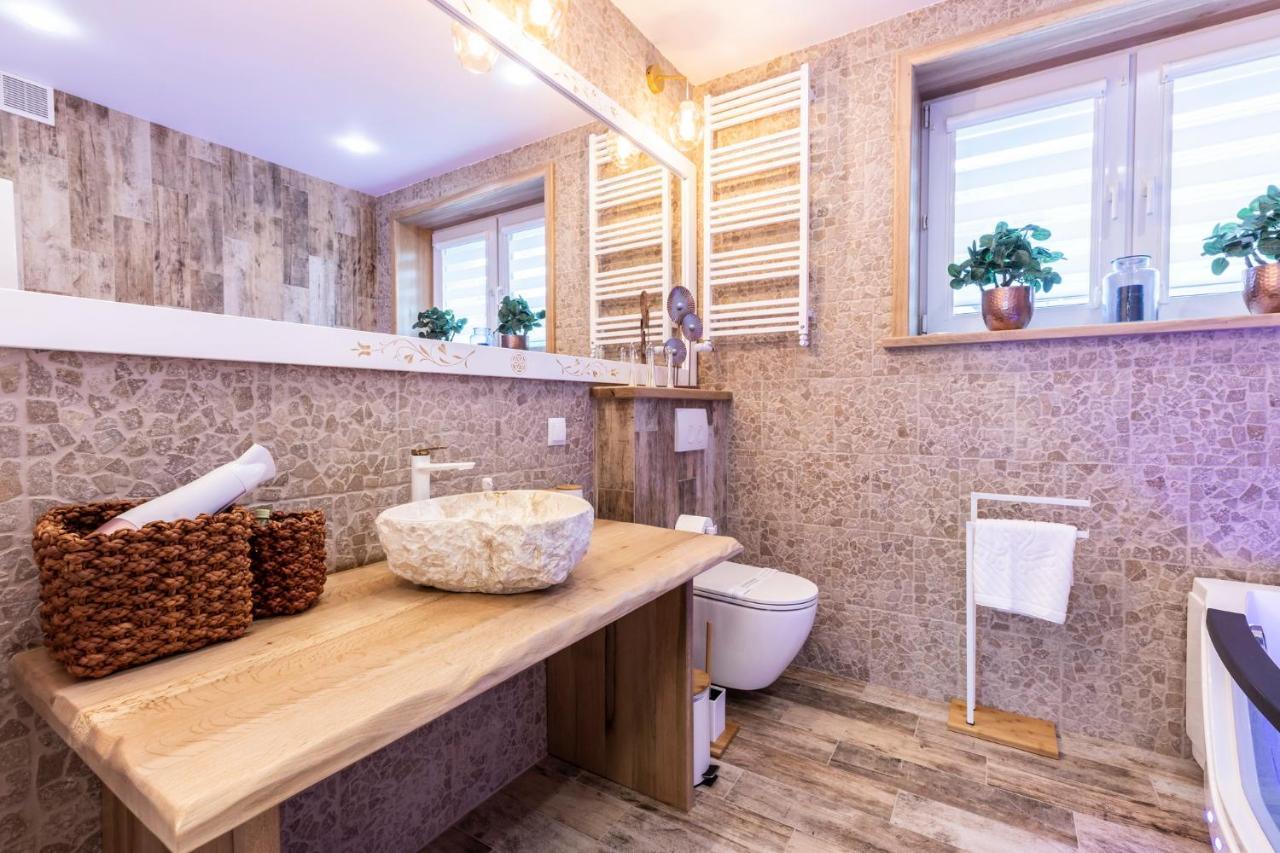 Bunia W Zakopanem Z Jacuzzi Apartment Bagian luar foto