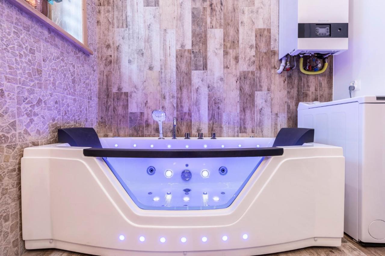 Bunia W Zakopanem Z Jacuzzi Apartment Bagian luar foto
